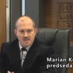Kotleba vracia úder, odpoveďou na štvavú kampaň sú videá