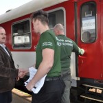 Hliadky Ľudovej strany Naše Slovensko vo vlakoch prinášajú prvé výsledky