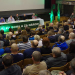 Na povolebné stretnutia ĽS Naše Slovensko v Nových Zámkoch a Turčianskych Tepliciach prišli stovky ľudí