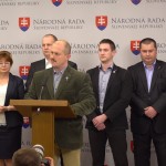 Tlačová konferencia ĽS Naše Slovensko k návrhu politickej mafie na rozpustenie strany