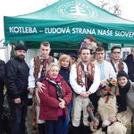 Kotlebovci na Vianočnom jarmoku v Detve
